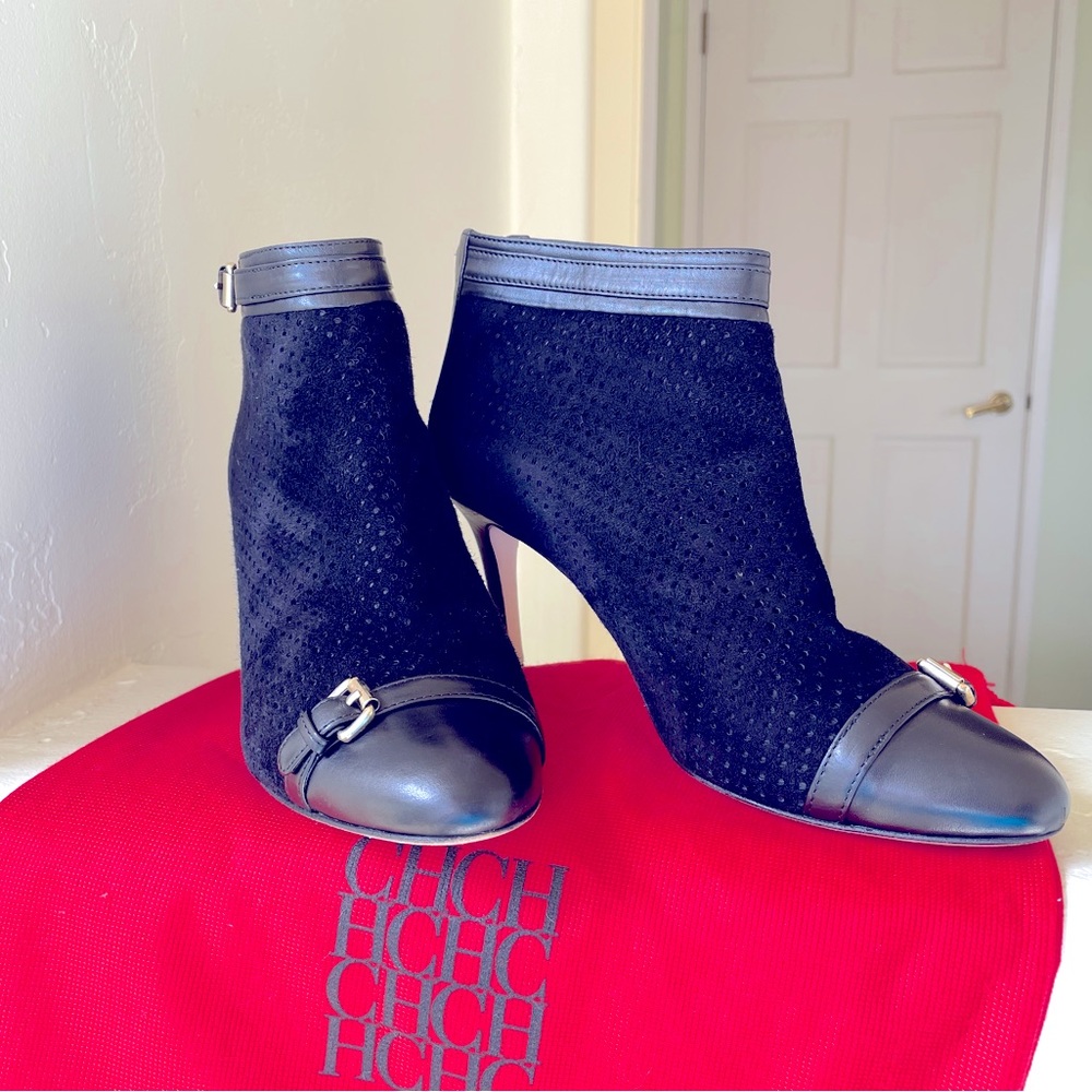 Carolina Herrera black suede and leather booties size 37 in excellent condition